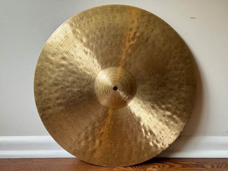 Paiste 20" Signature Traditionals Light Ride Cymbal 1996 - Present - Traditional - VIDEO image 1