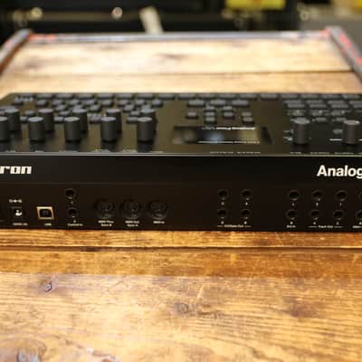 Elektron Analog Four MKII 4-Voice Tabletop Analog Synthesizer 2020 - Present - Black image 3