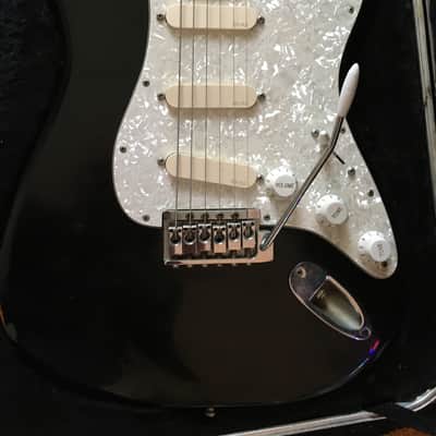 Fender Stratocaster with 3-Bolt Neck, Rosewood Fretboard 1973 - 1978 - Black image 2