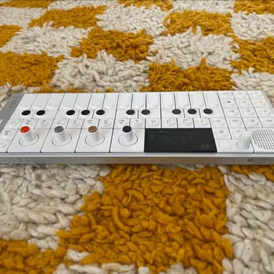 Teenage Engineering OP-1 Field Portable Synthesizer Workstation 2022 imagen 5