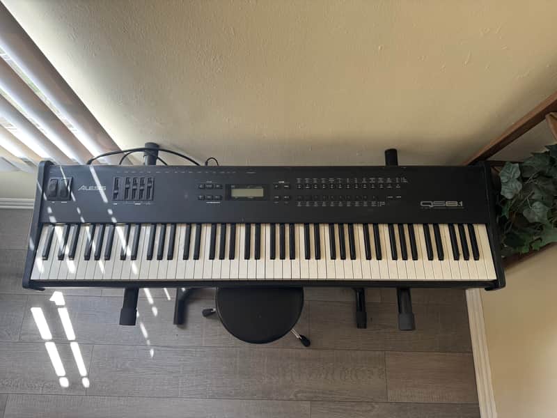 Alesis QS8 1996 - Black image 1