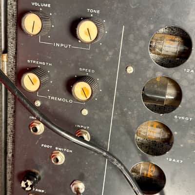 Silvertone 1457 Electric w/Case Amp (1960s) image 15
