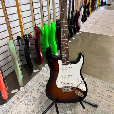 Squier Classic Vibe '60s Stratocaster with Laurel Fretboard - 3-Color Sunburst image 1