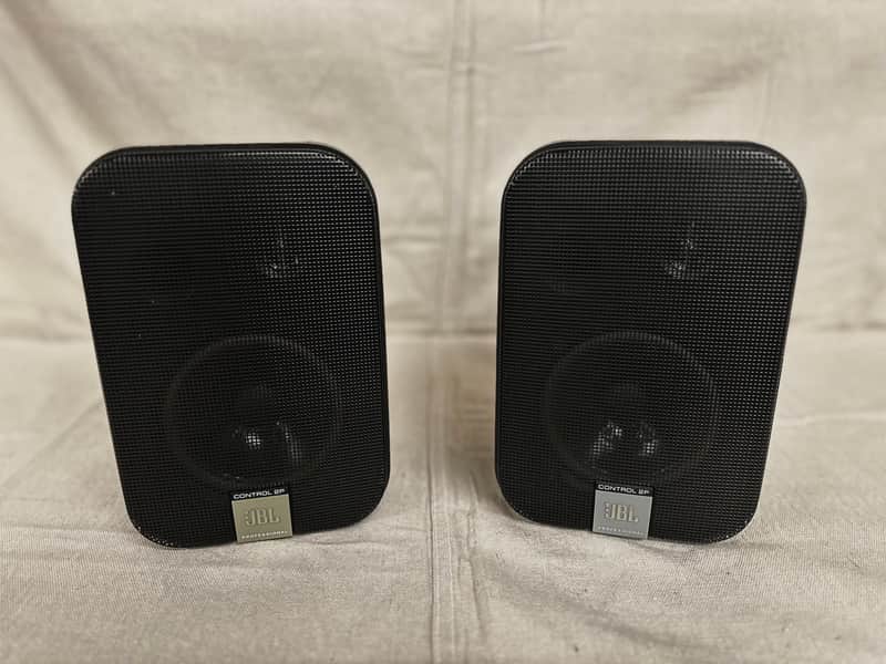 JBL Control 2P Compact 5.25" Powered 2-Way Studio Monitor Speaker (Pair) 2010s - Black image 1