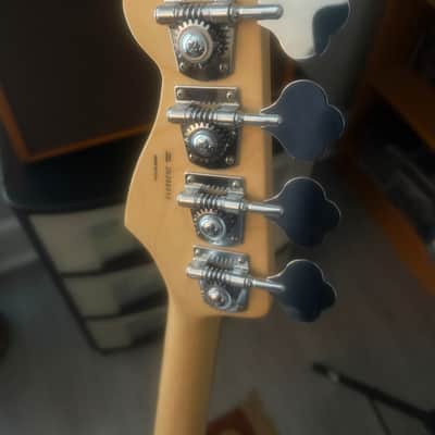Fender Highway One Jazz Bass 2003 - 2011 - 3-Color Sunburst image 4