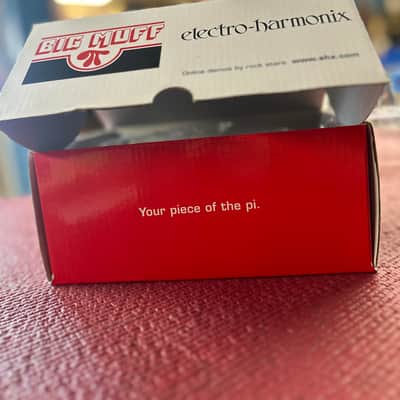 Electro-Harmonix Big Muff Pi 2000 - Present - Silver / Black / Red image 2