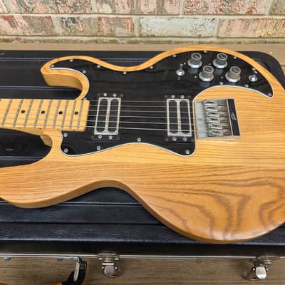 Vintage 1979 Peavey T-60 Electric Guitar (Patent Pending) w/ Original Plastic Hardshell Case! image 3