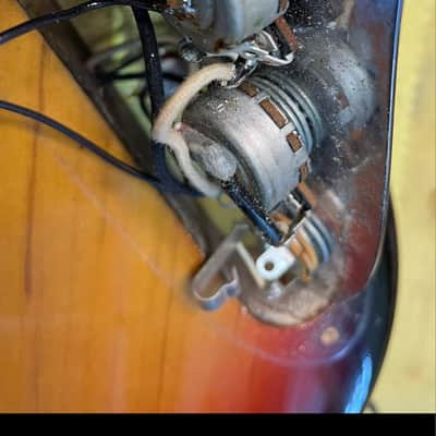 Fender jazz bass 1972 - 3 tone sunburst image 18