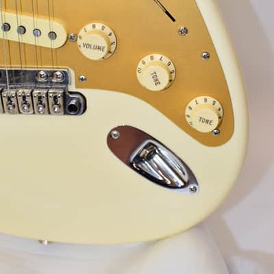 2018 Fender American Special Stratocaster Electric Guitar, Maple Fingerboard, Olympic White w/ Case image 6