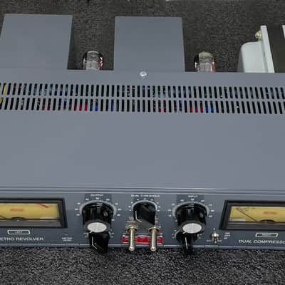 Retro Instruments Revolver Dual Compressor 2018 - 2021 - Gray image 2