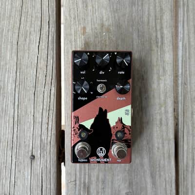 Walrus Audio Monument Harmonic Tap Tremolo V2 2018 - Present - Coral / Black electric guitar pedal image 2