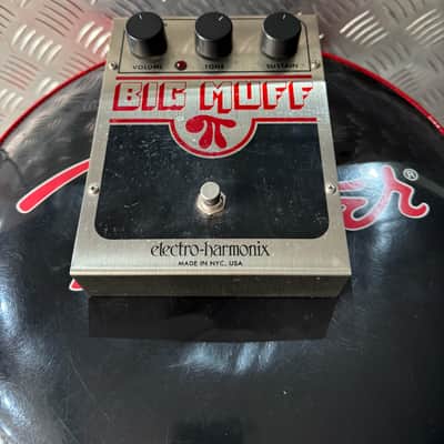 Electro-Harmonix Big Muff Pi 2000 - Present - Silver / Black / Red Bild 2
