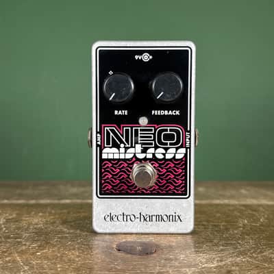 Electro-Harmonix Neo Mistress Flanger 2011 - Present - Black / Pink image 2