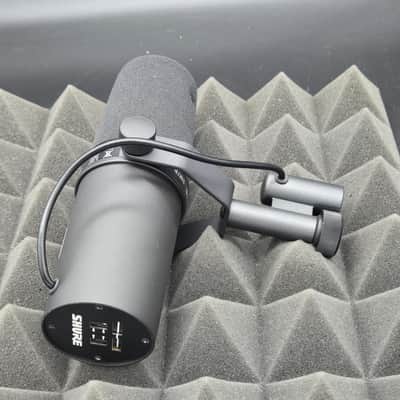 Shure SM7B Cardioid Dynamic Microphone 2001 - Present - Black image 4