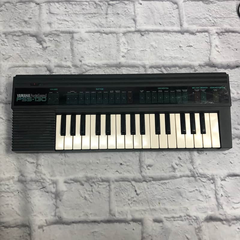Yamaha PSS-130 Synthesizer image 1