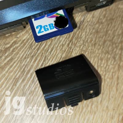 Zoom R8 - Like New in New Case! image 5