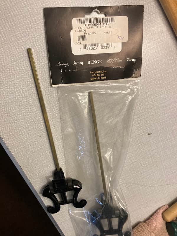 NEW old STOCK - LOT of 2 - CONN 5806 straight plastic trumpet lyre circa 2010s - chrome / black image 1