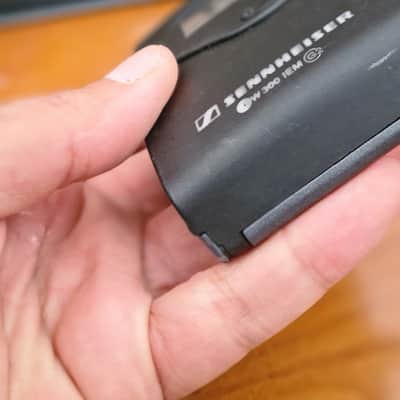 Sennheiser Sennheiser EW 300 IEM G2 | SR 300 + EK 300 Stereo UHF | 838–865 MHz | Professional In-Ear Monitoring System image 7