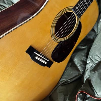 Martin  HD-28V Custom Shop 2021 - Adirondack/Premium Guatemalan image 4