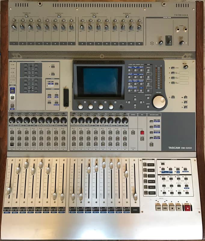 Tascam DM-3200 Digital Mixer image 1
