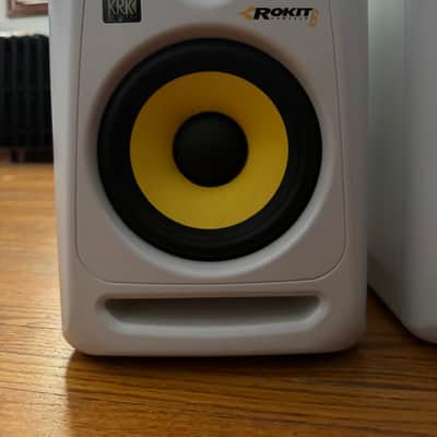 KRK RP-6 Rokit G3 2-Way 6" Active Studio Monitors (Pair) 2014 - 2018 - White image 2