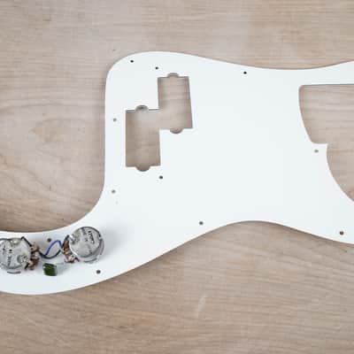 Fender PB62 PB57 LH Precision P Bass Pickguard Left Handed Prewired Loaded with Pots, Capacitor, and Jack MIJ / CIJ White 3 Ply Aged Old Stock 13 Hole Vintage Style Reissue image 6