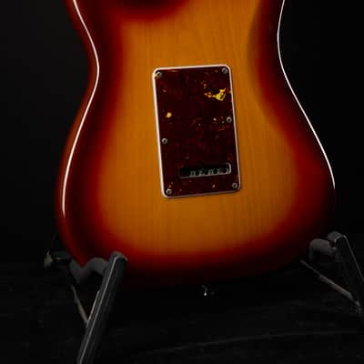 Fender Fender 70th Anniversary American Professional II Stratocaster  Comet Burst 2024 - Comet Burst image 4