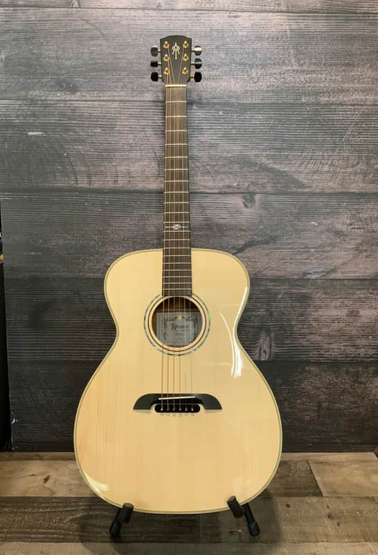 Alvarez Yairi FYM60HD Honduran Folk/OM Acoustic Guitar with case image 1