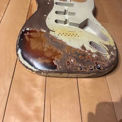 MJT VTS Hardtail Strat Body Heavy Relic Olympic White over Sunburst 2026 - Olympic White over Sunburst image 2