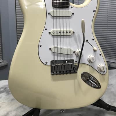 1987 USA Fender American Standard Stratocaster, Olympic White image 2