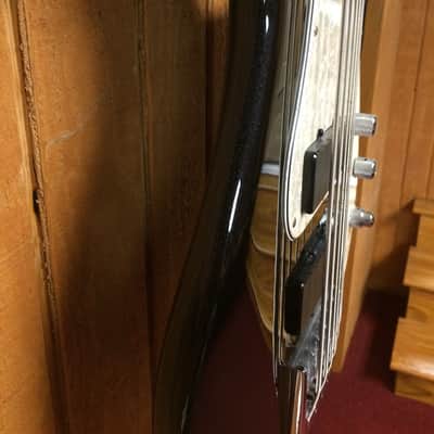 Peavey Axcelerator 6 string w/case image 10