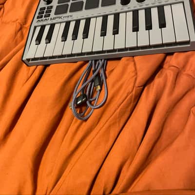 Akai MPK Mini MKIII 25-Key MIDI Controller 2020 - Present Gray image 3