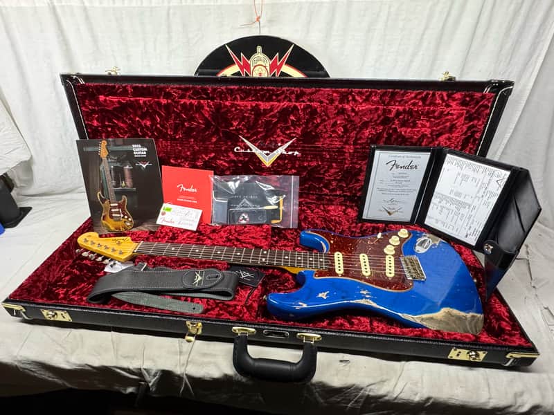 Fender USA Custom Shop '62 1962 Stratocaster Heavy Relic Guitar with COA + Case 2022 - Sapphire Blue Transparent / Rosewood fingerboard image 1