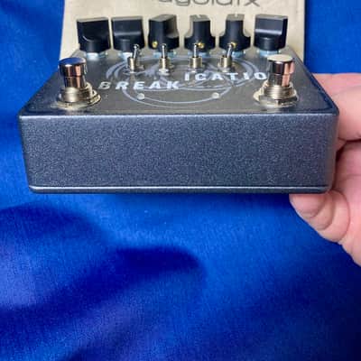 SolidGoldFX Communication Breakdown Reverb Exclusive 2020 - Grey Texture image 2