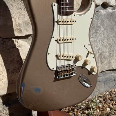 Fender Custom Shop 1965 Stratocaster Shoreline Gold over Lake Placid Blue 2022 - Shoreline Gold over Lake Placid Blue image 4
