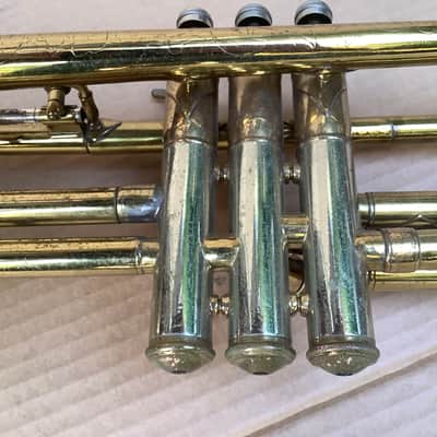 Frank Holton & Co professional trumpet / serial number  33765 /   +- 1917 made in Chicago USA floral engraving ! image 25