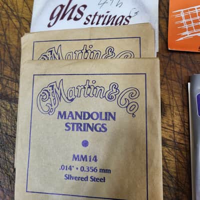 Gibson USA Mandolin String Set Luthier Parts Case Candy image 5