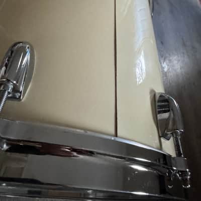 Gretsch Vintage Early 80s 13x15 (15 Diameter) Tom Floor Tom White Nitron Jasper Shell Excellent Condition image 4