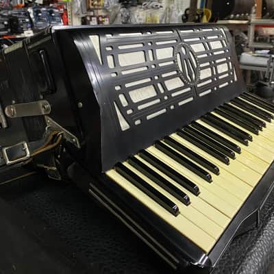 American Made 1930s RARE Wurlitzer Accordion Fully Functional W/Case image 15