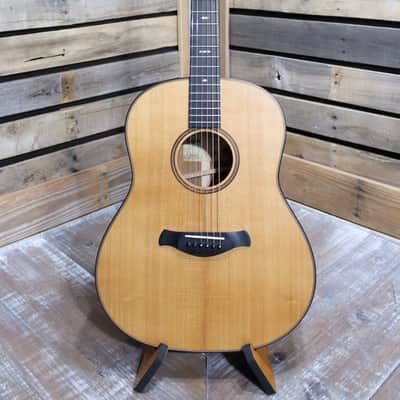 Used (2021) Taylor Builder's Edition 517 Left-Handed Acoustic Guitar with Western Floral Hardshell Case image 3