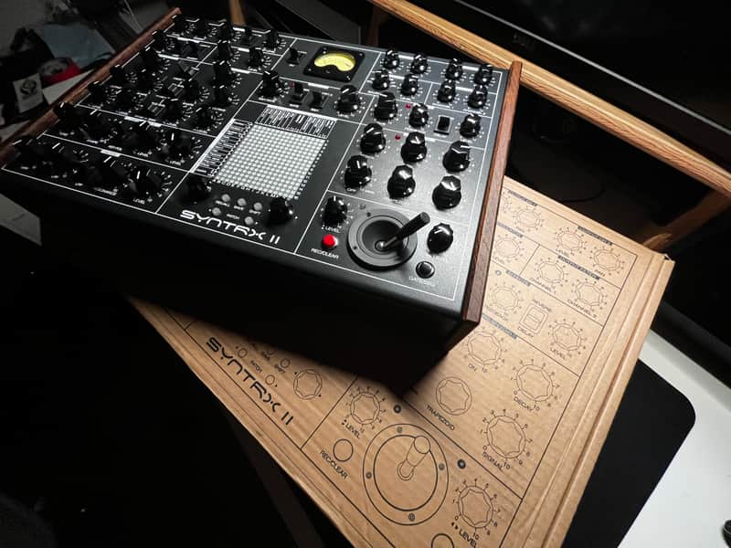 Immagine Erica Synths SYNTRX II Desktop Analog Synthesizer 2023 - Present - Black - 1