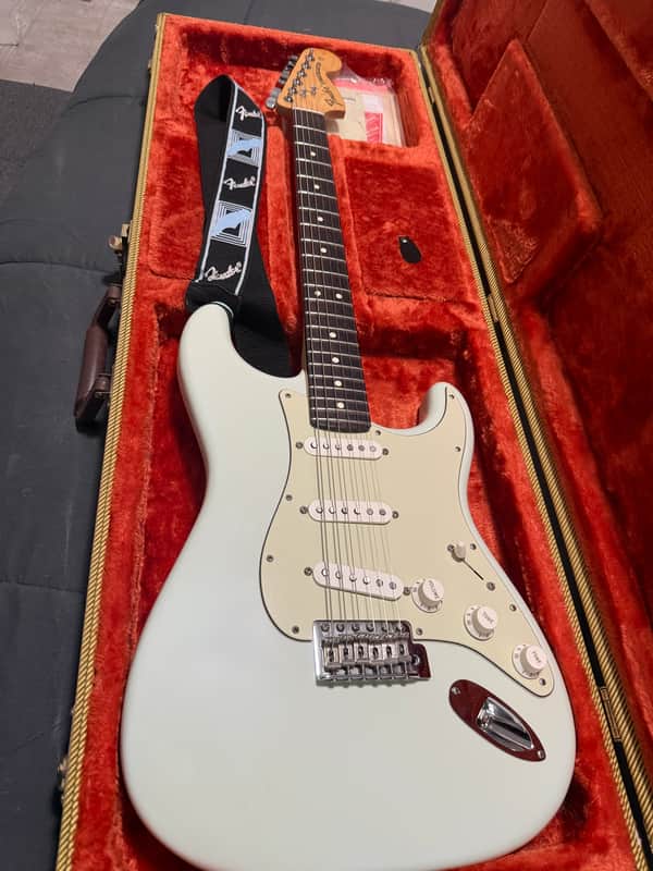 Fender American Special Strat 2018 w/ Case - Sonic Blue w/ Rosewood Fingerboard