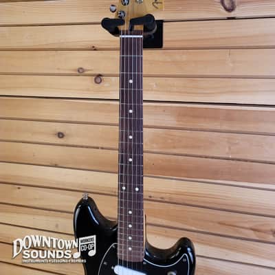 Fender Player II Mustang Electri Guitar - Black, Rosewood Fingerboard image 4