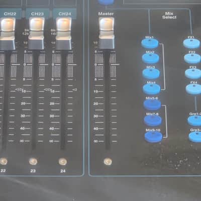 Allen & Heath QU-24 24-Channel Digital Mixer 2014 - Present - Black image 11