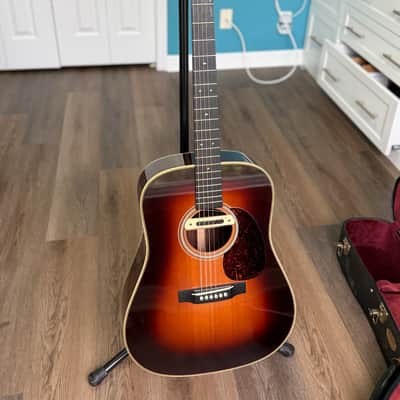 2014 Martin HD-28V – Sunburst Finish / LR Baggs Pickup / Original Case image 1