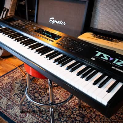 Ensoniq TS-12 Performance / Composition Synthesizer 1993 - 1996 - Black