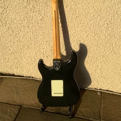 Fender Stratocaster with Maple Fretboard 1977 - Black image 4