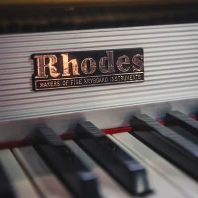 1979 Rhodes Seventy-Three Suitcase Piano – Original Janus Stereo System image 6