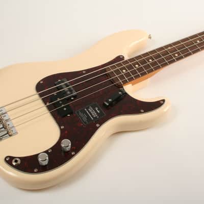 Fender Vintera II '60s Precision Bass Rosewood Fingerboard Olympic White MX24018624 image 2