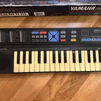 Yamaha PSS-100 - Chiptune Synth Japan - Boxed - Manual Included - Tested image 3